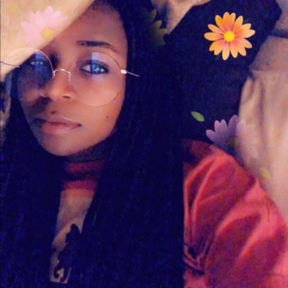 Meet your Posher, Kash - Picture 1 of 1